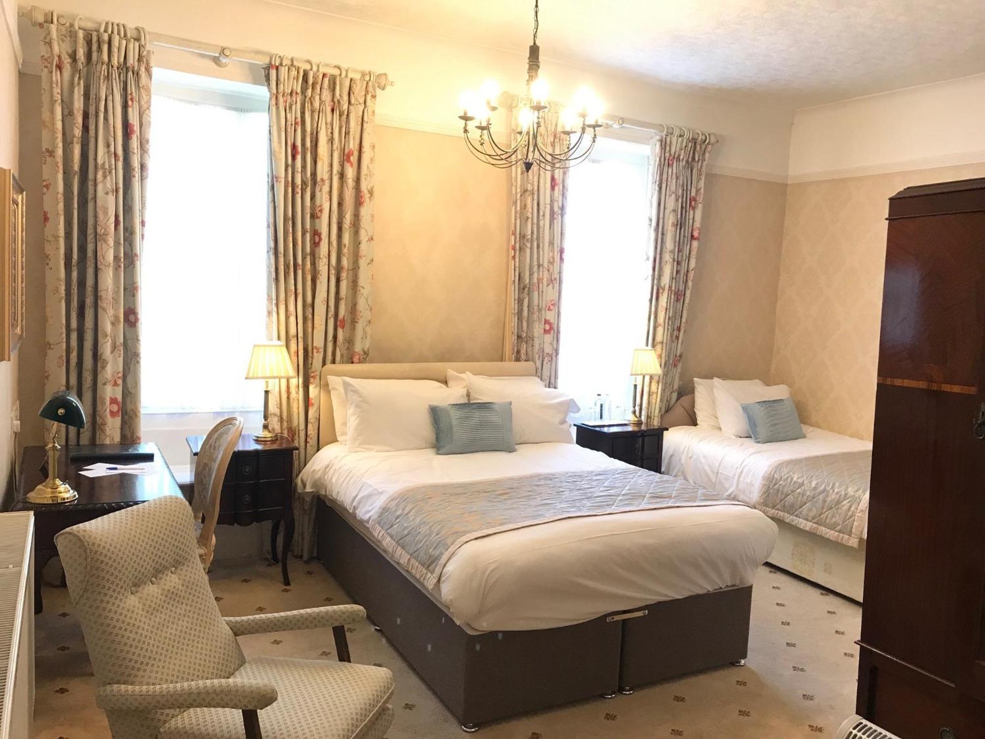 Hotel Chapel House 5*