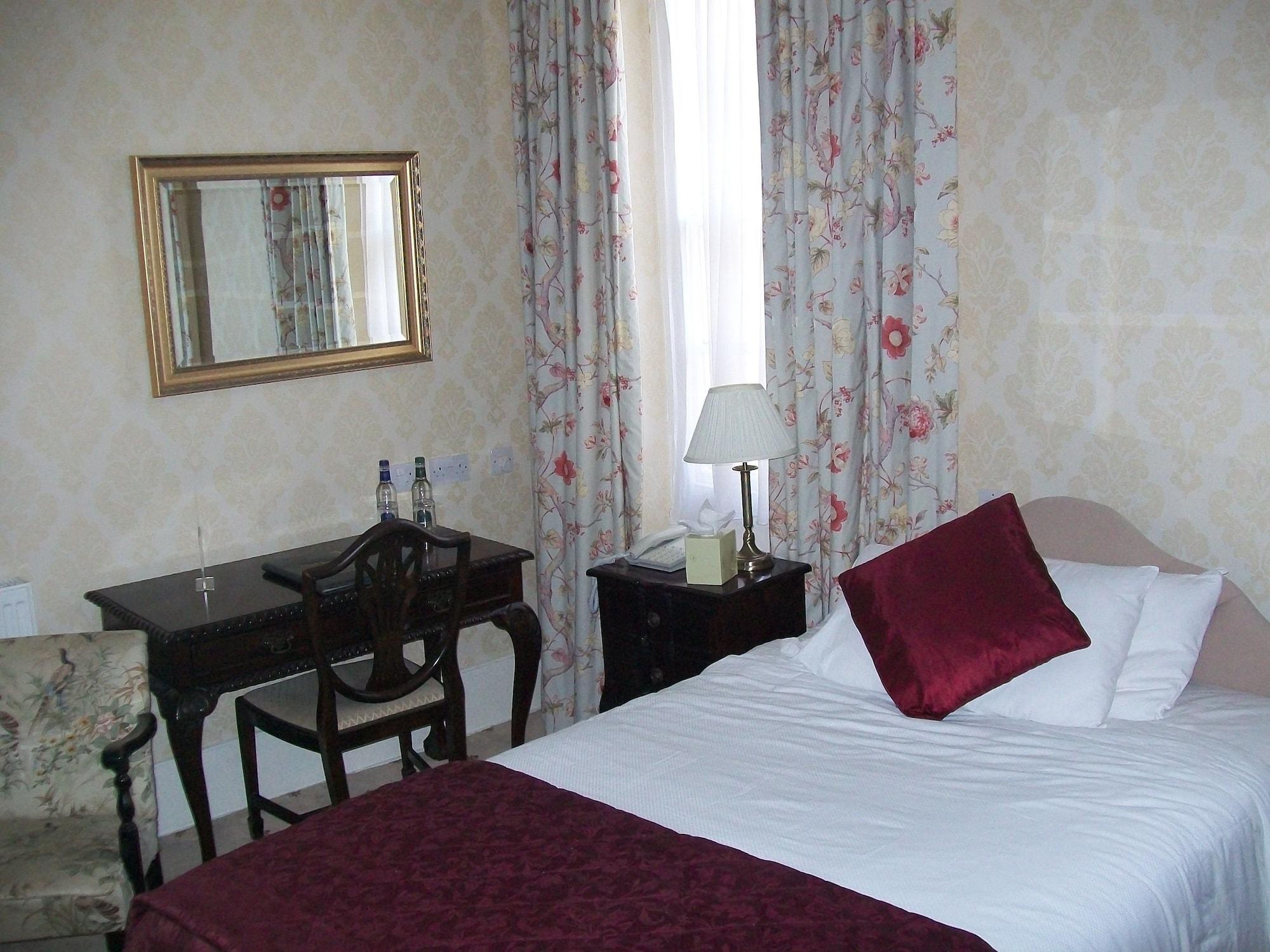 Chapel House 5* Азерстоун